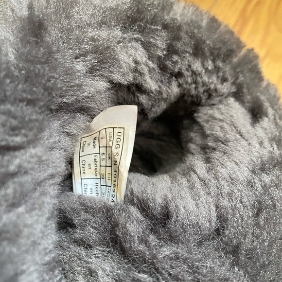 Ugg Boots - Picture 7 of 8